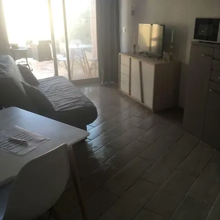 Soleil Marin Avec Exterieur, Proche Centre Et Plages Apartment